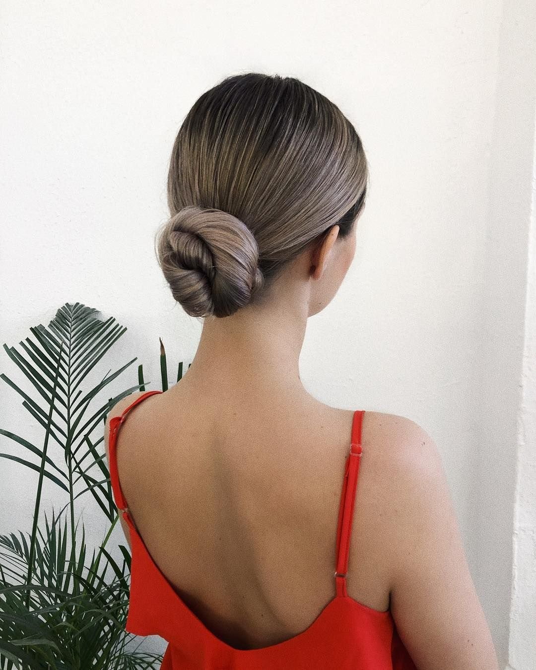 Пучок на затылке