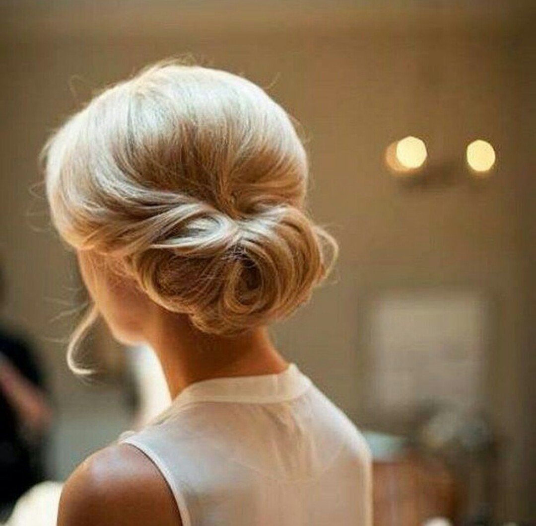 Женская прическа гулька