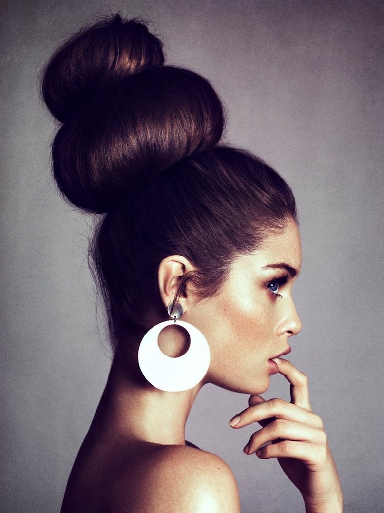 Гладкие прически на свадьбу