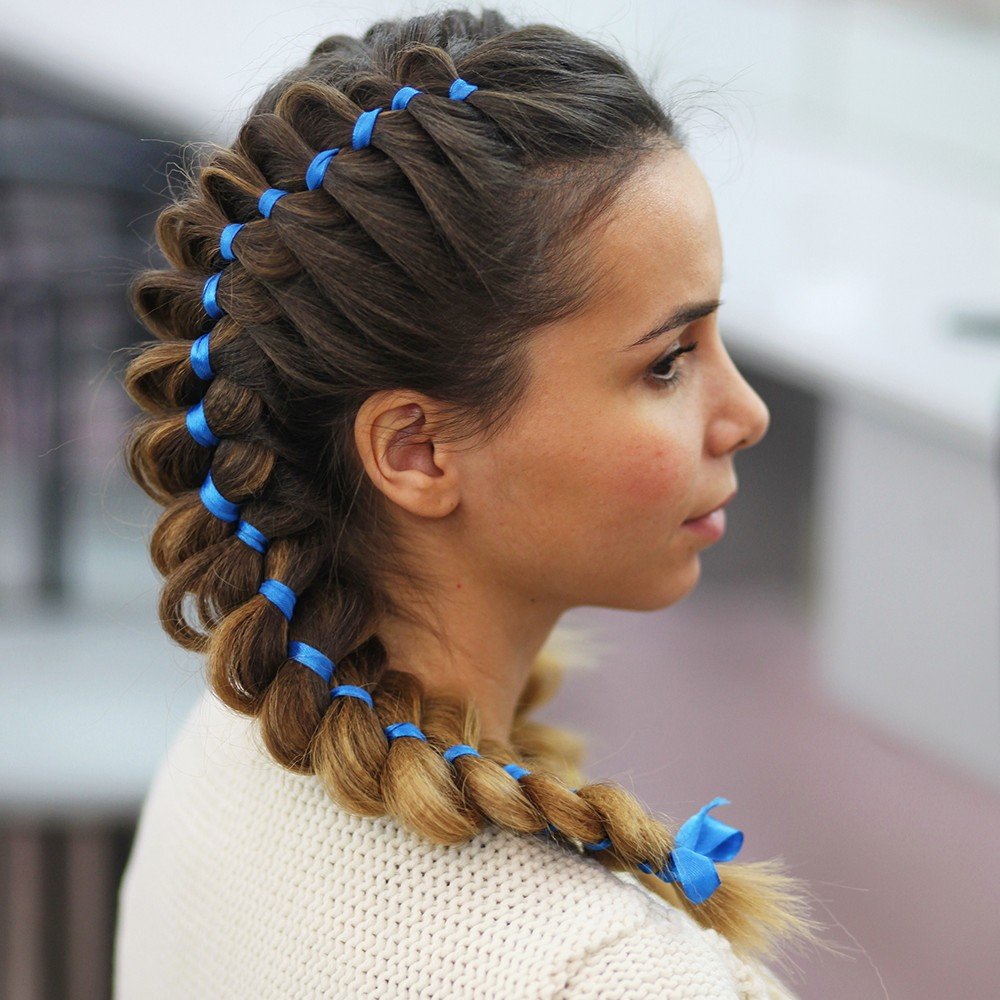 Прически с косичками