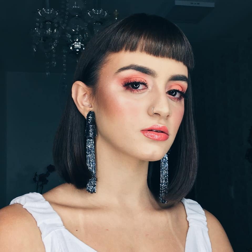 Короткая прямая челка