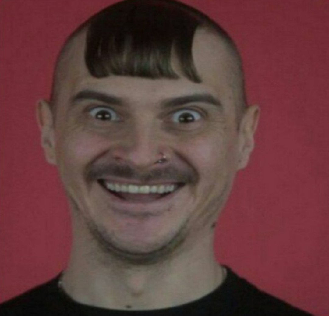 Яэль Шелбиа с челкой