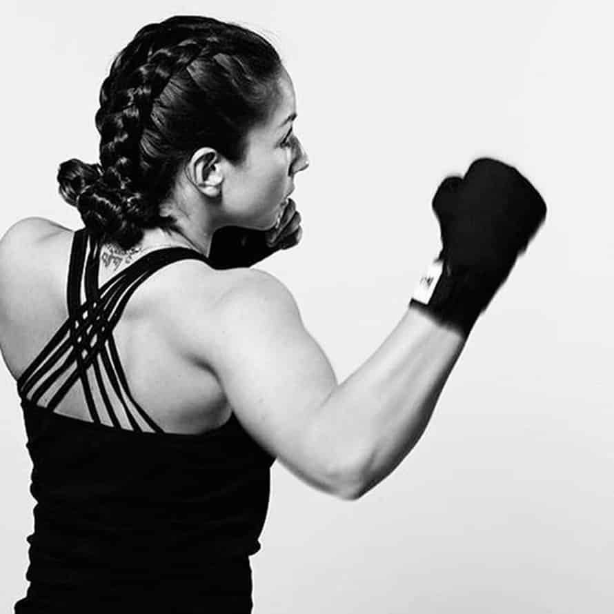 Боксерская прическа женская