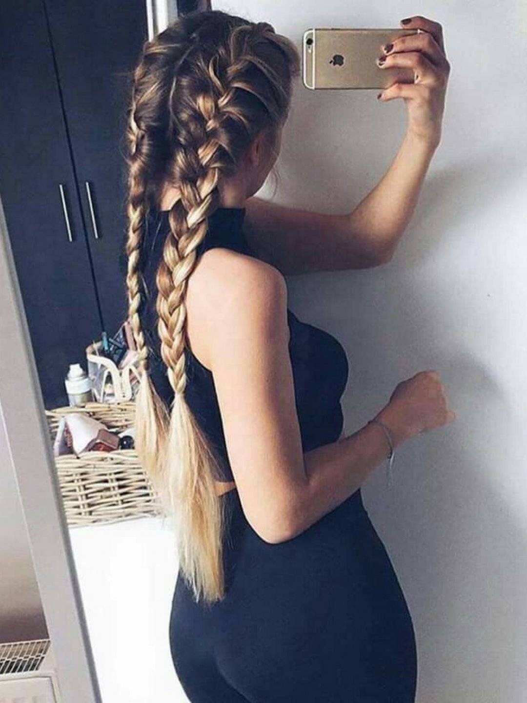 Девушки блондинки с косичками