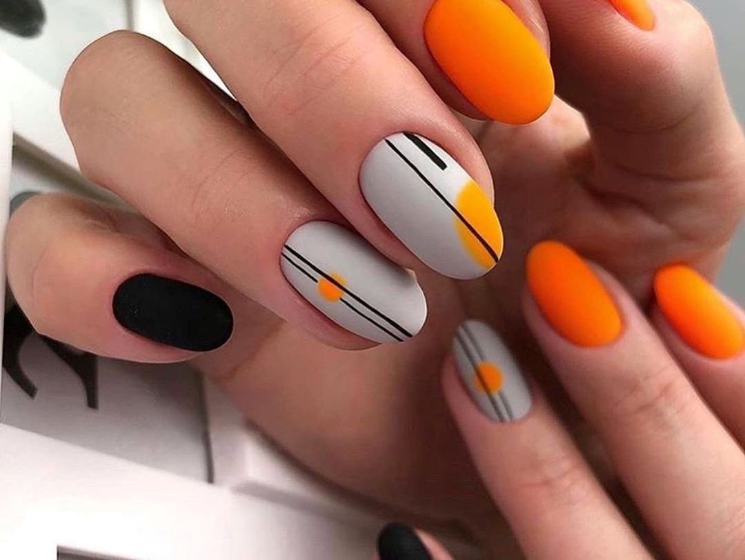 Оранжевый маникюр