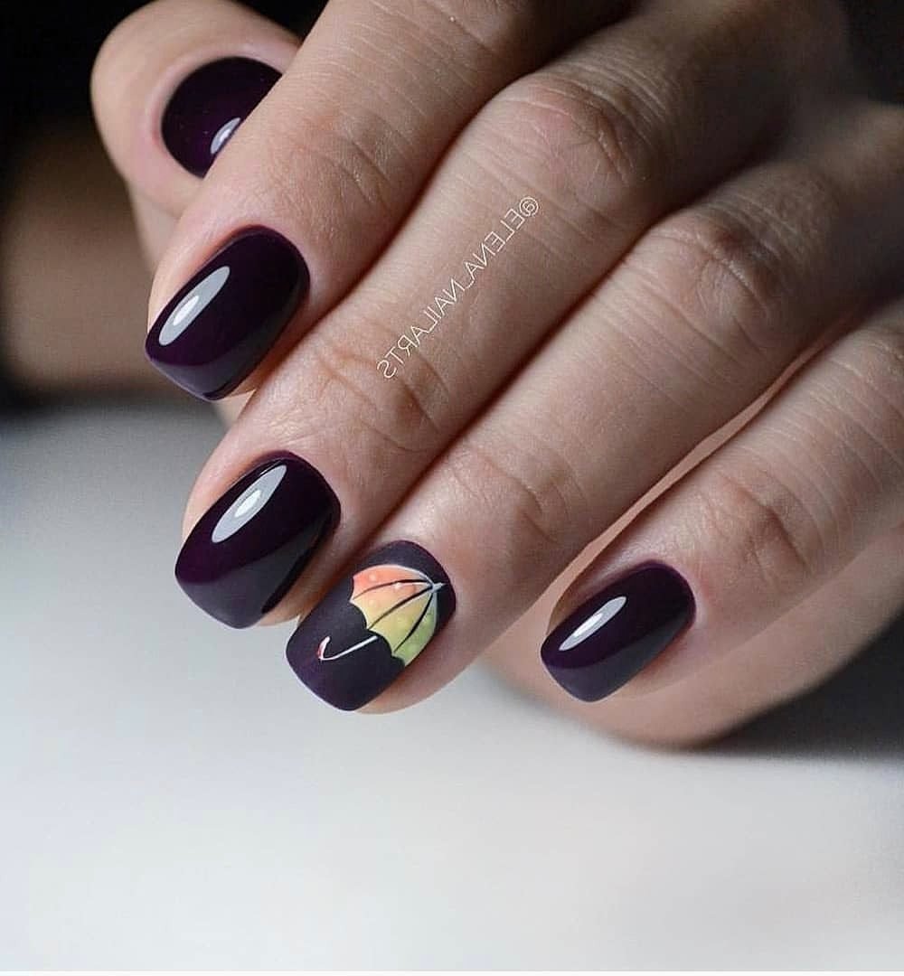 Маникюр с зонтиком на короткие ногти