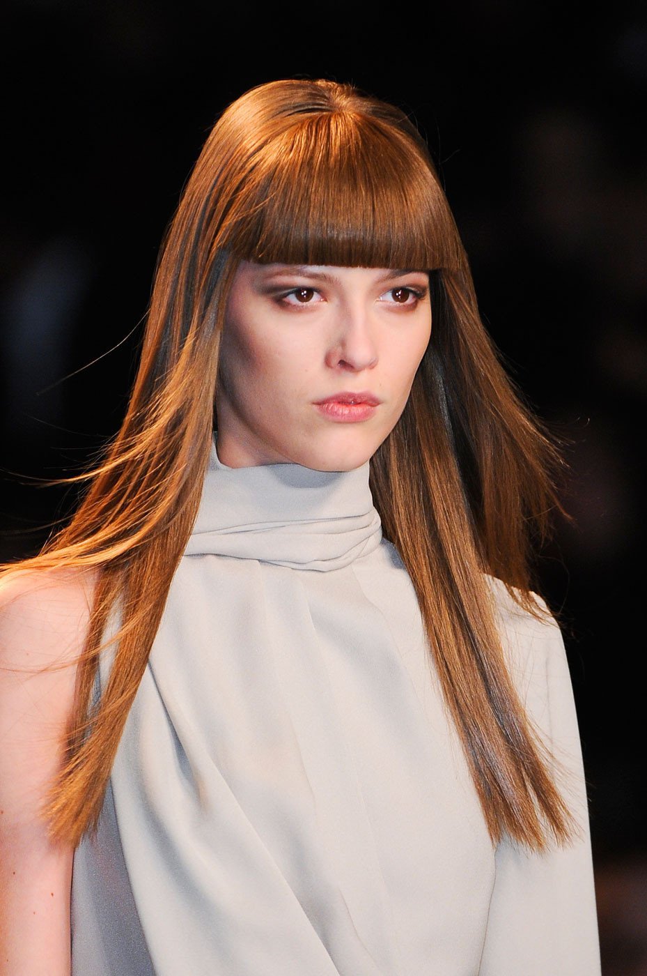 Изабель Дрюммонд с чёлкой