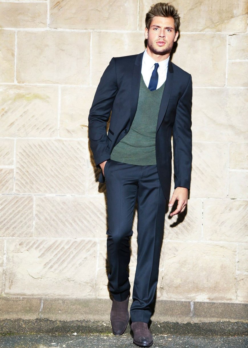 Костюм в гардеробе мужчины