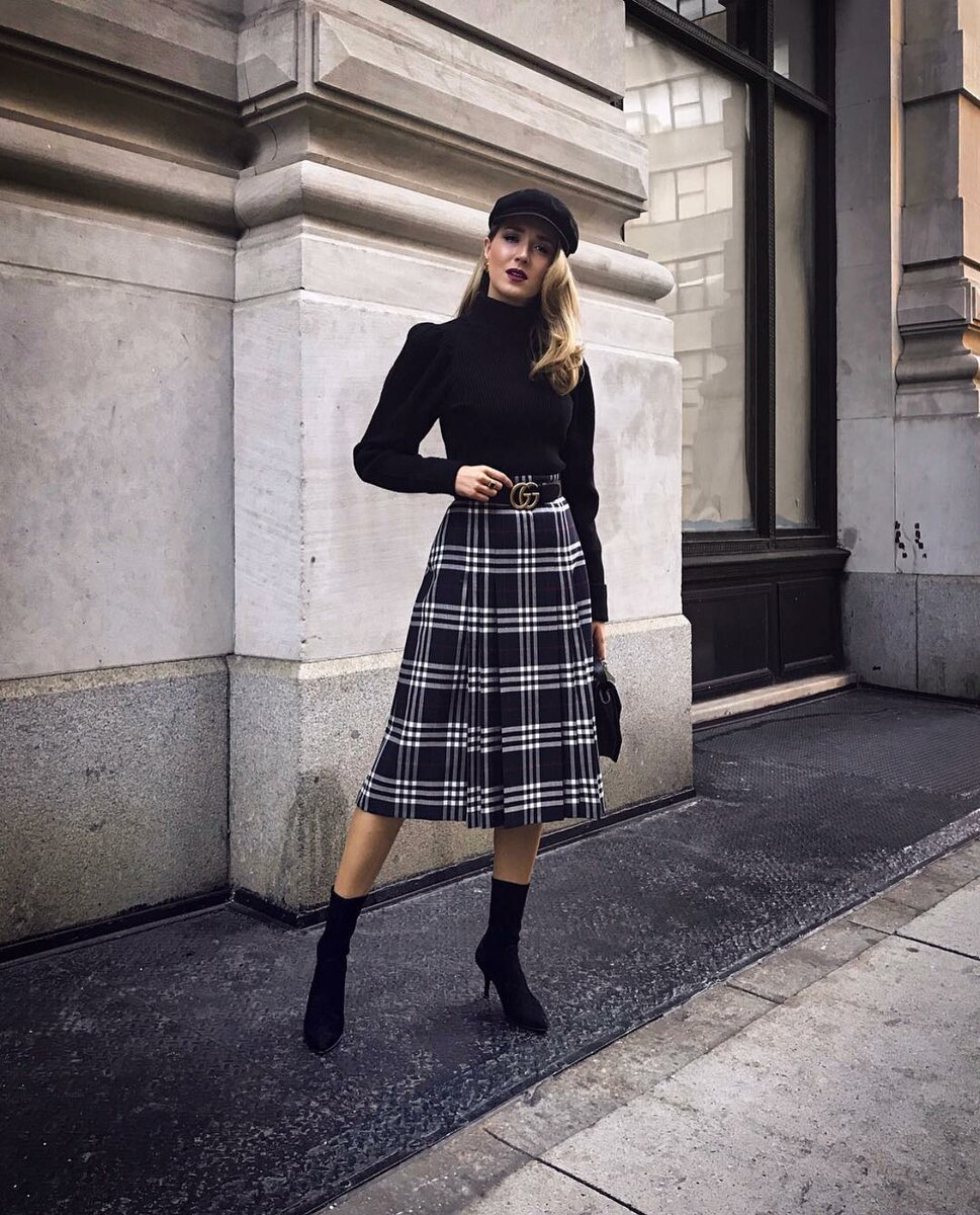 Образ с юбкой в клетку мини