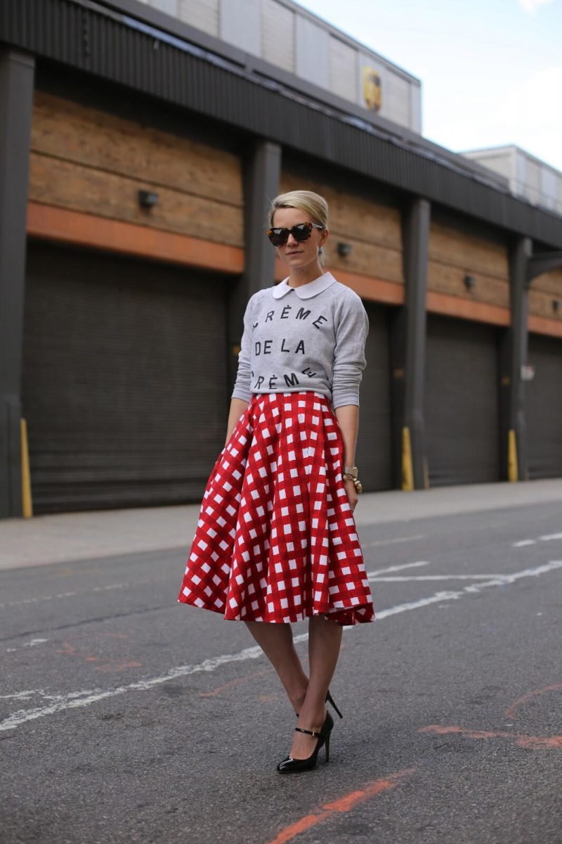 Черная водолазка с юбкой