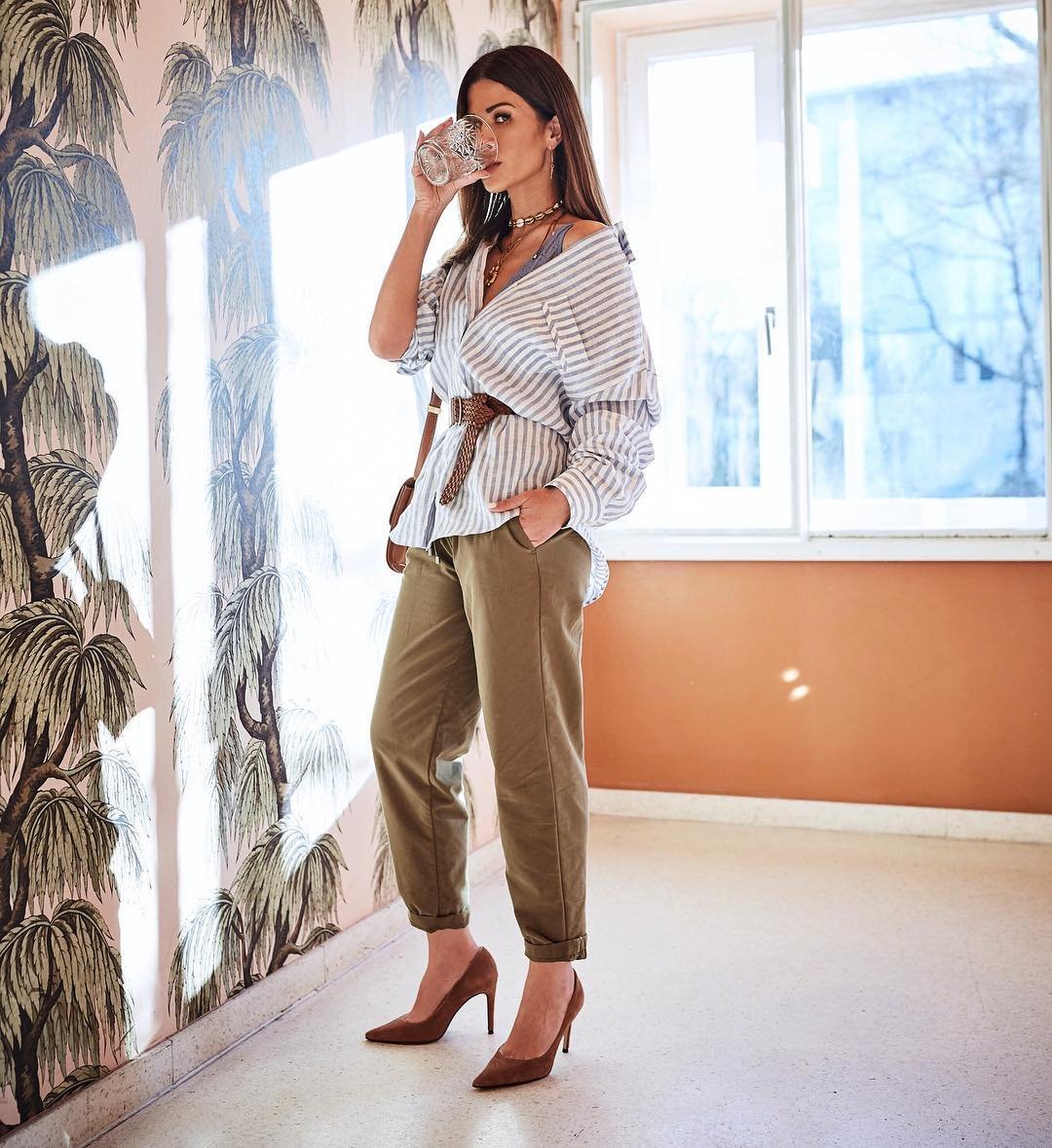 Розовые брюки стритстайл