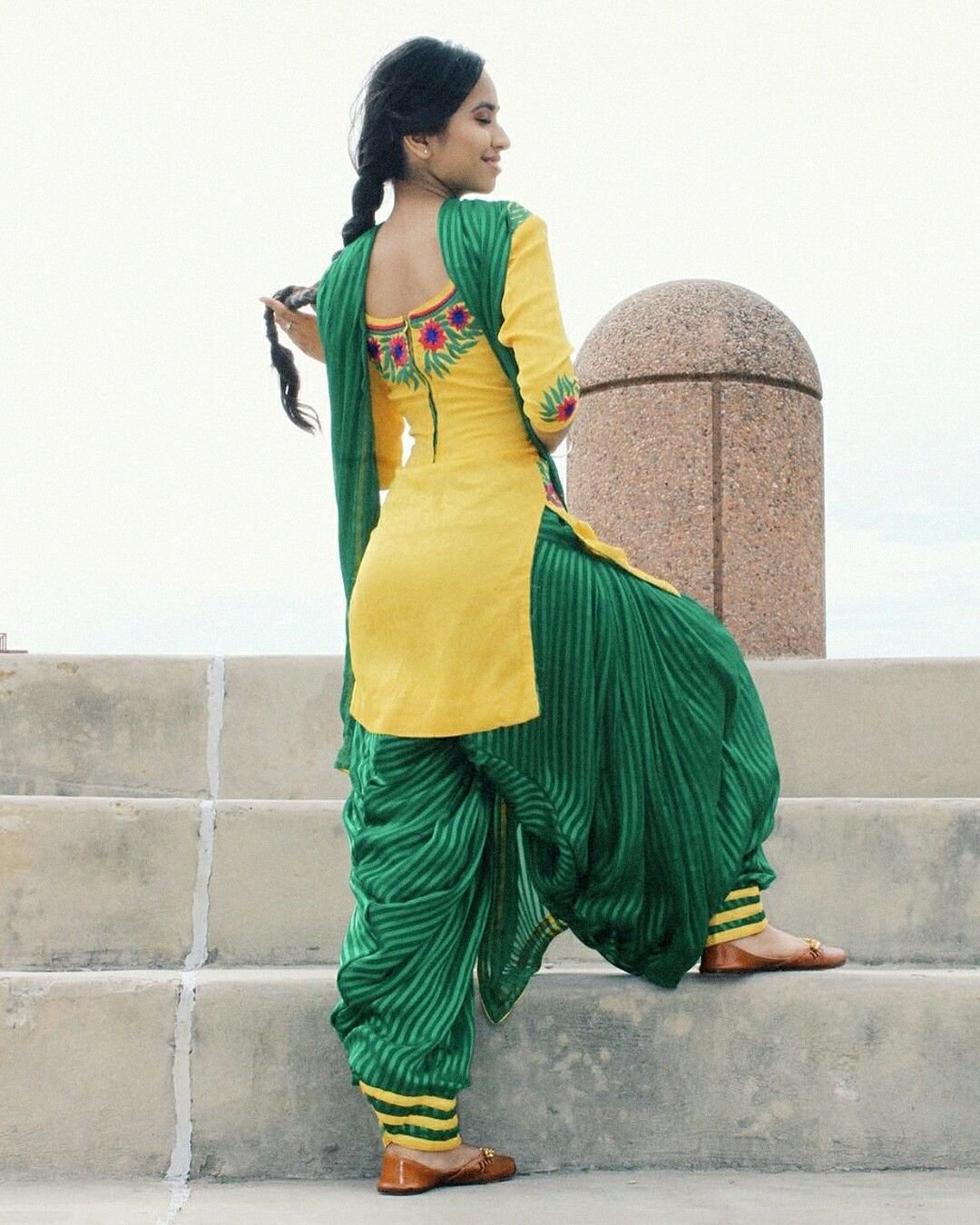 Индийское ленга Чоли