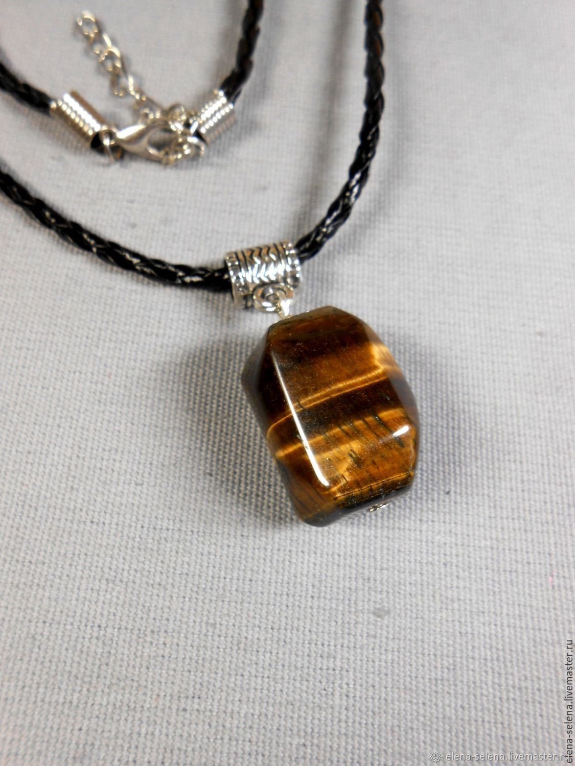 Тигровый глаз камень кулон