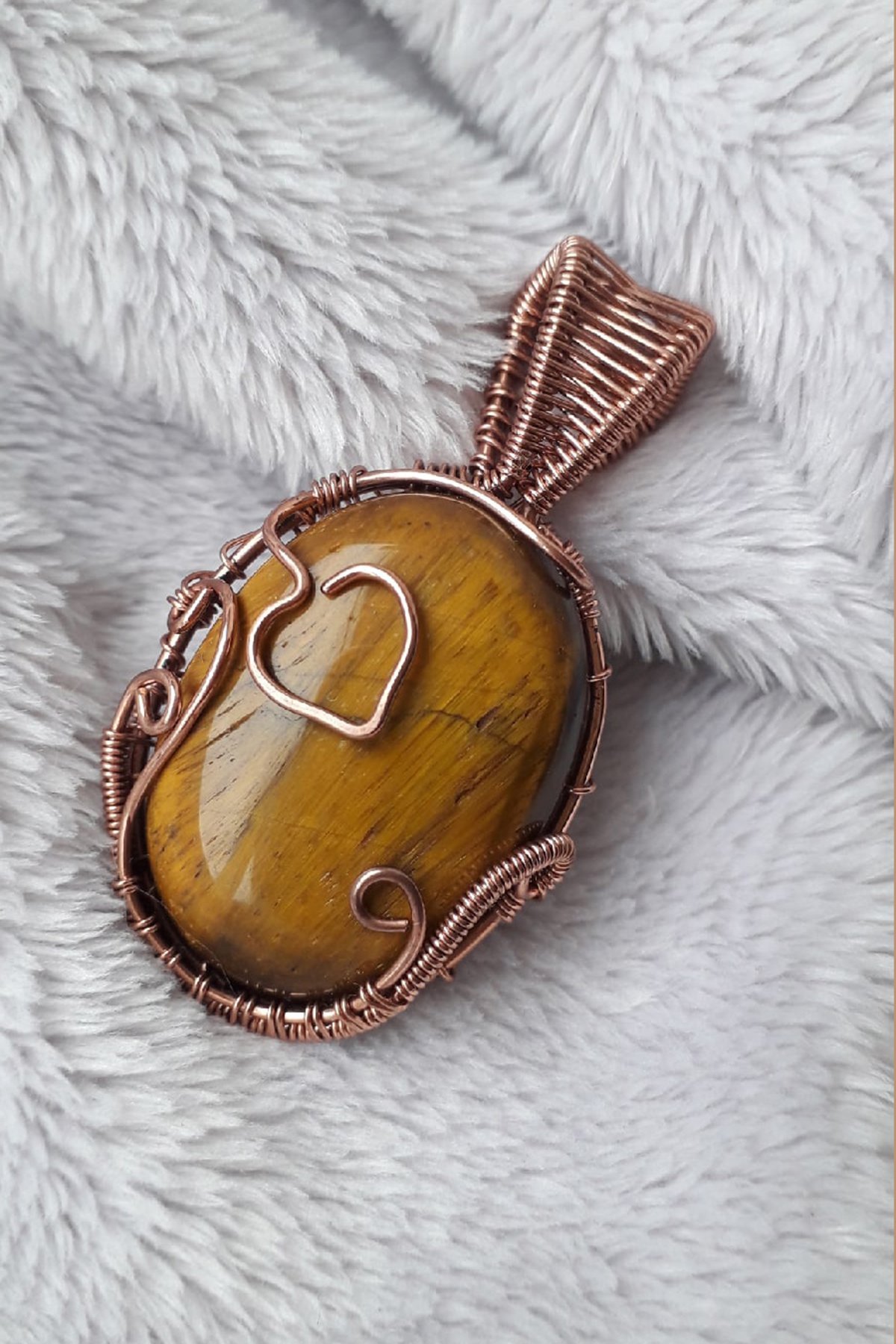 Кулон из тигрового глаза