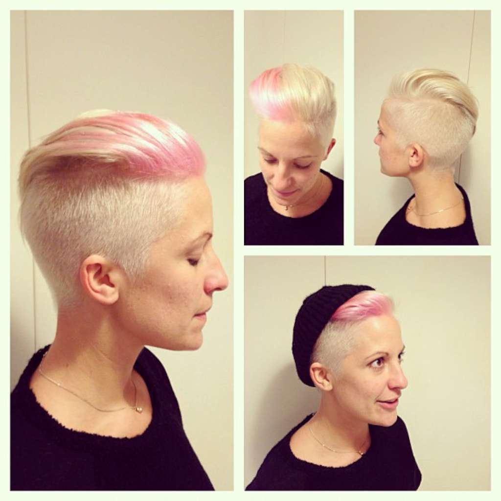 Дизайнер с выбритым лбом