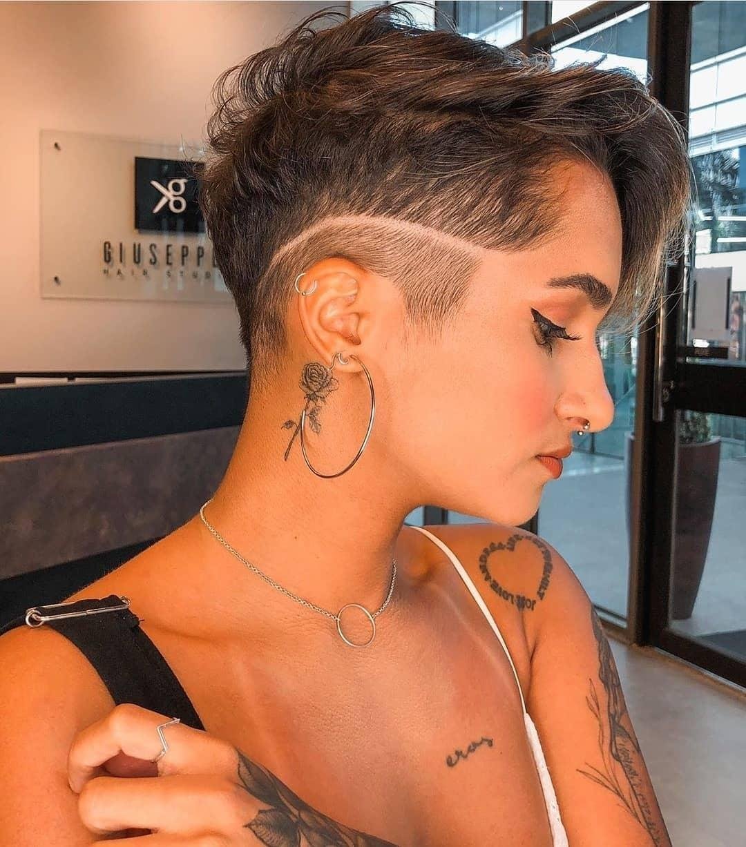 Стрижка Томбой андеркат