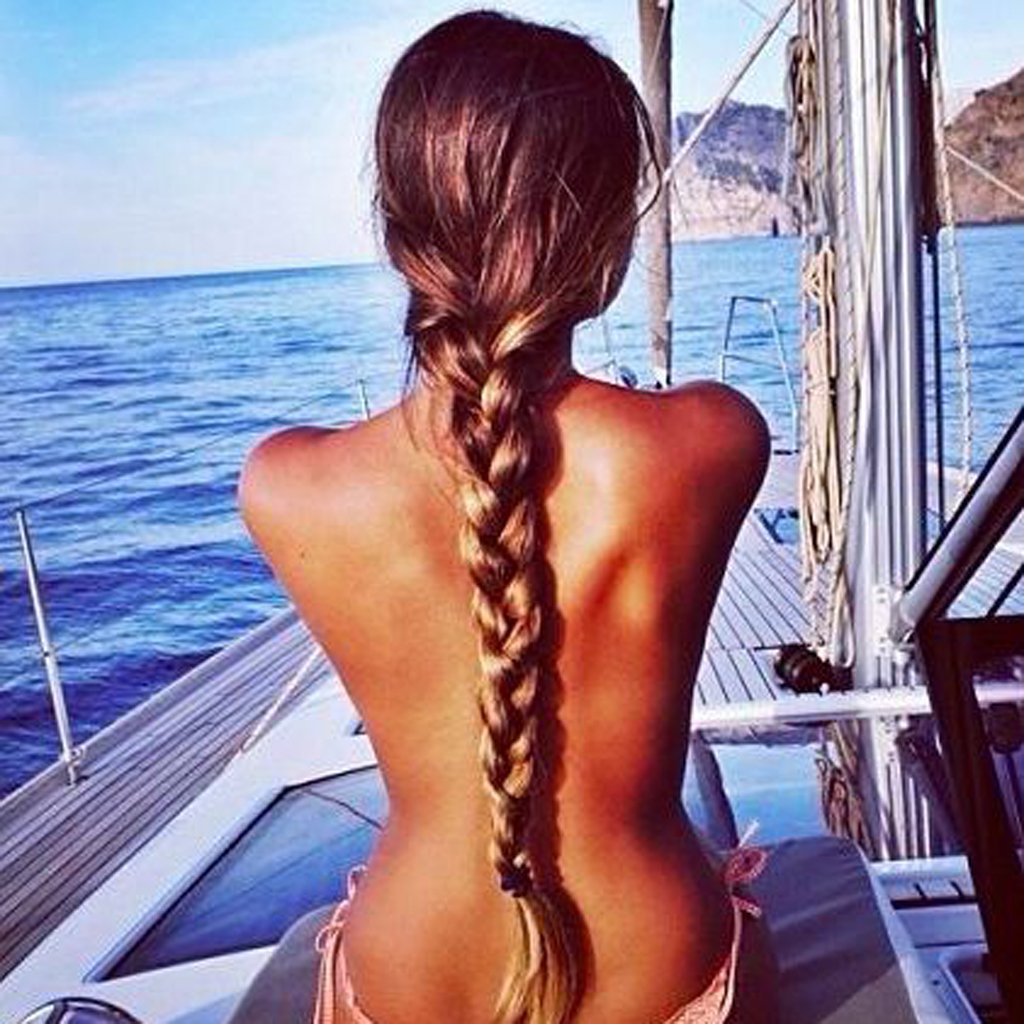 Мия Бойко с косичками