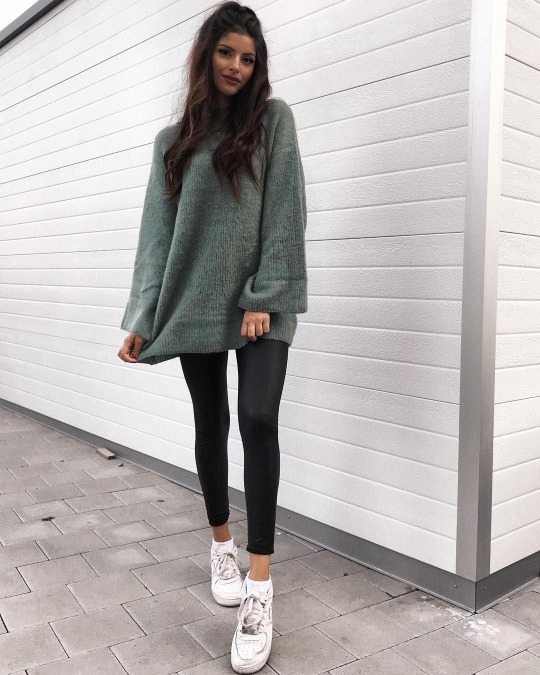 Костюмы вязаные лосины и свитер