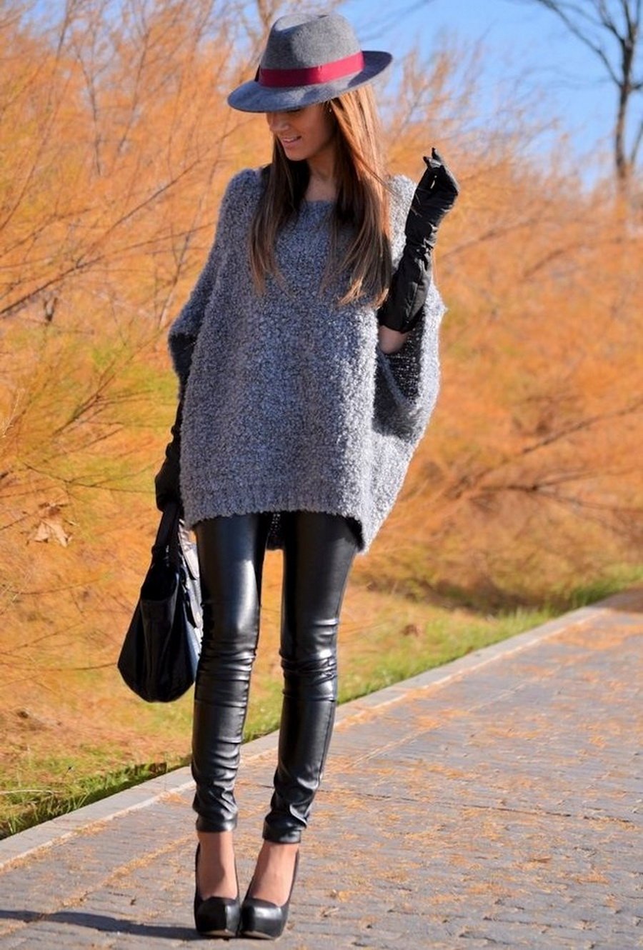 Луки с кожаными лосинами