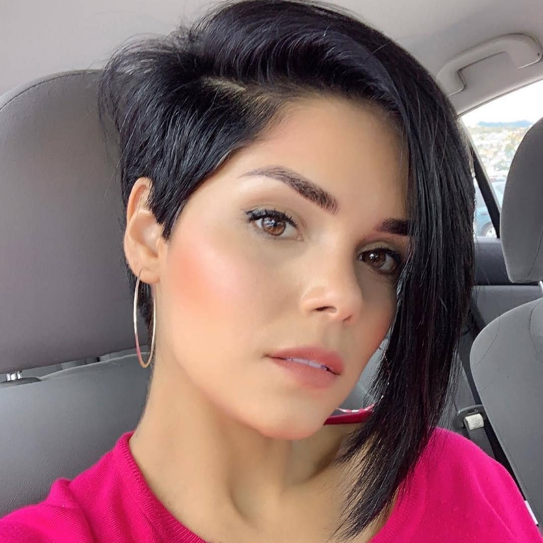 Модный пучок на макушке