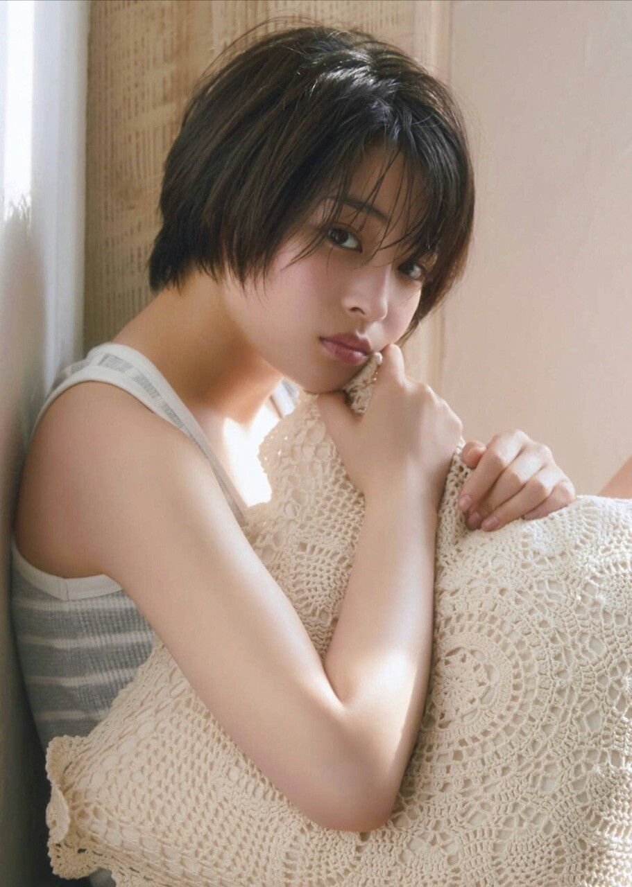 Yoon Seon с каре