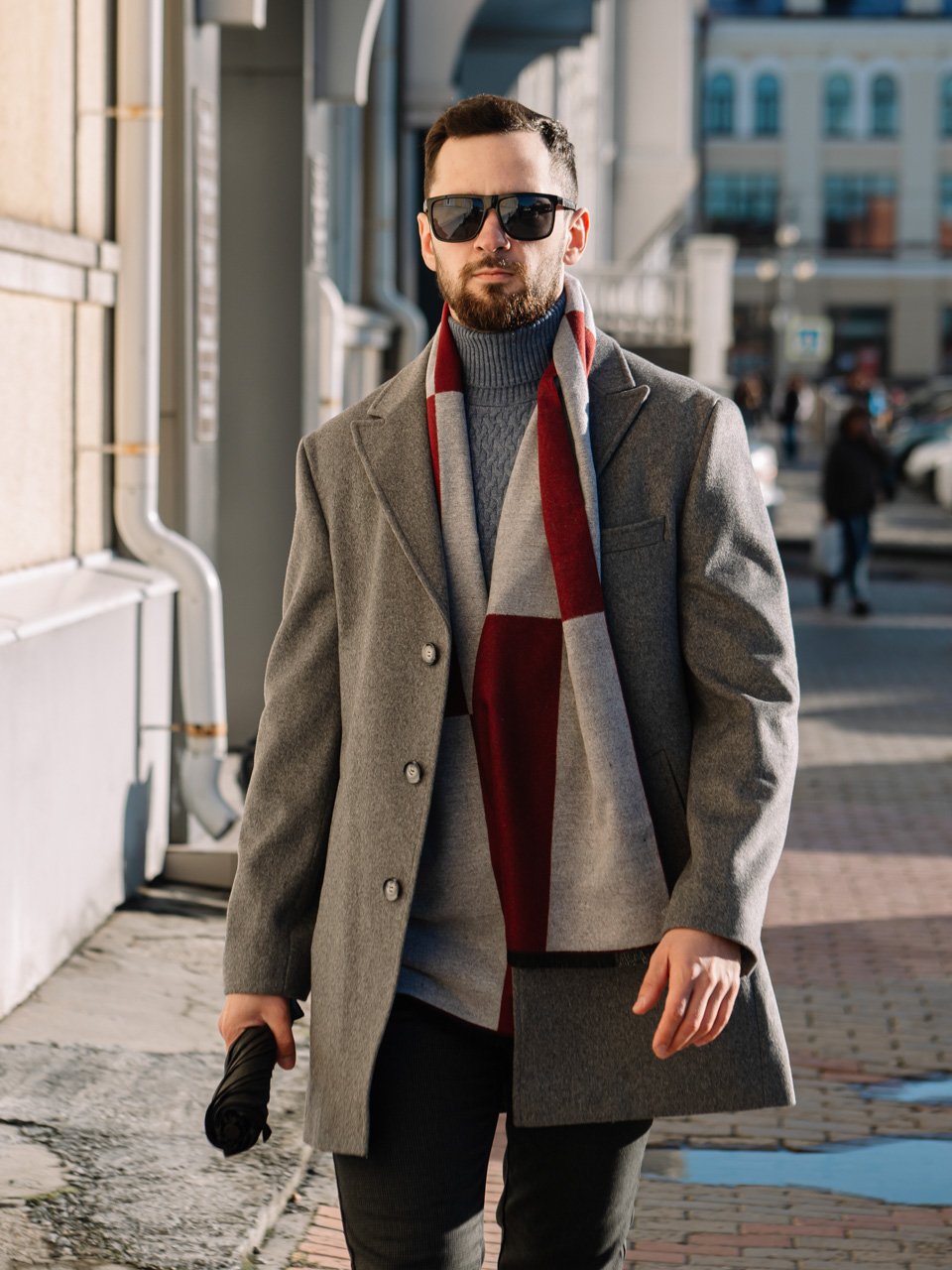 Парень в пальто