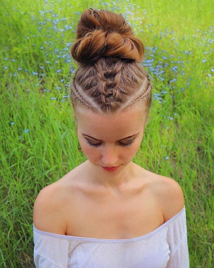 Прическа пучок