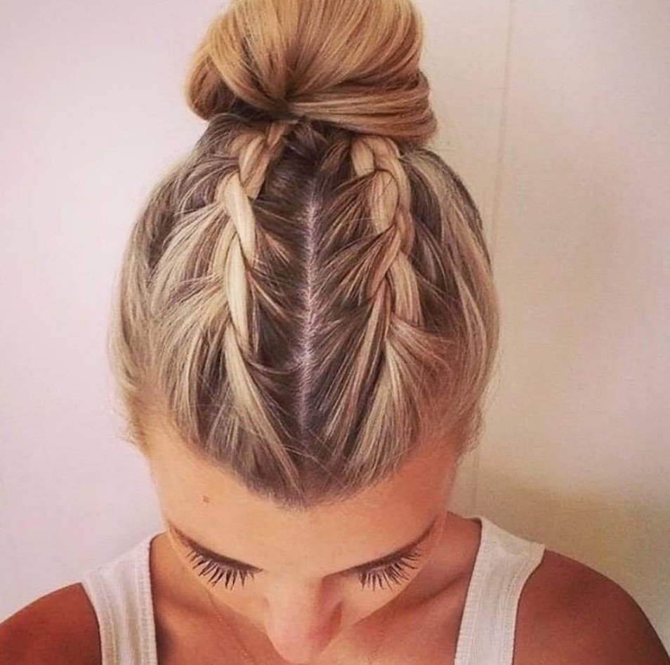 Прическа колосок с пучком