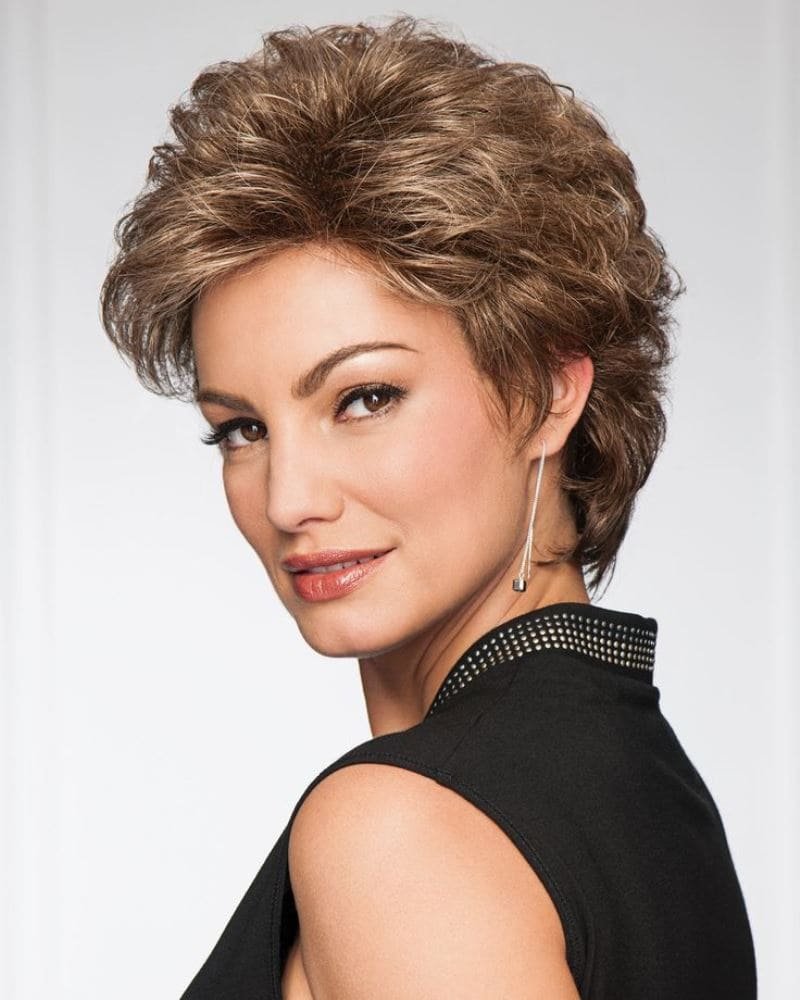 Стрижка итальянка на средние волосы с челкой