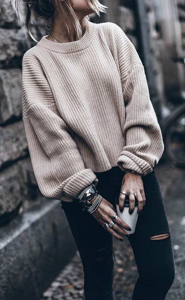 Стильный свитер