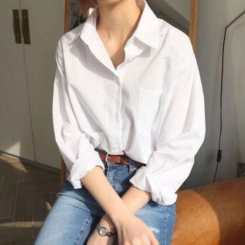 Белая рубашка со штанами в корейском стиле