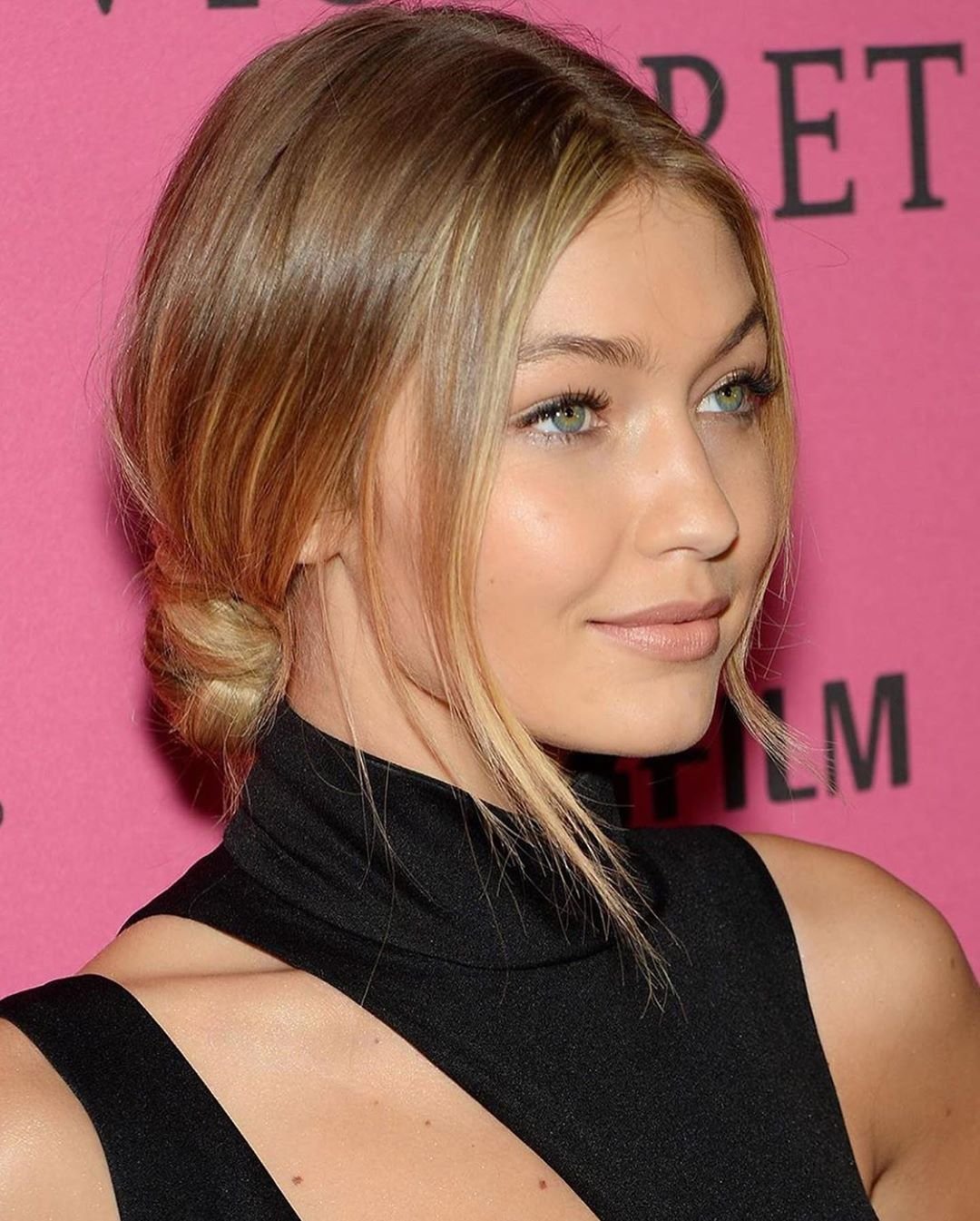 Джиджи Хадид волосы