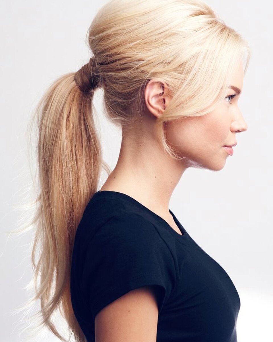 Два пучка на голове по бокам