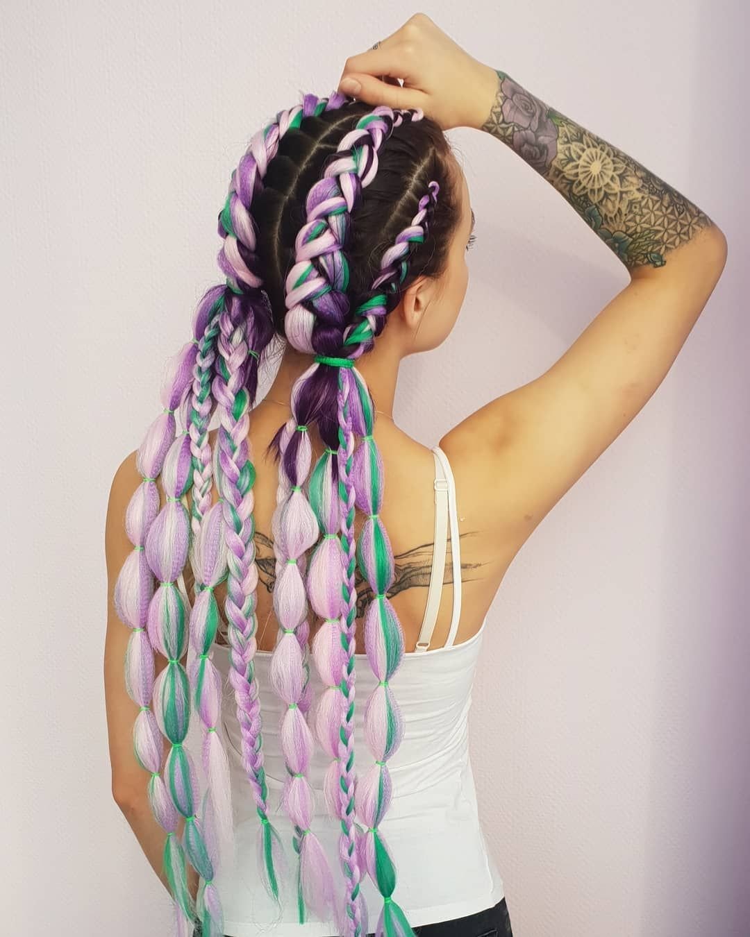 2 Косички с канекалоном