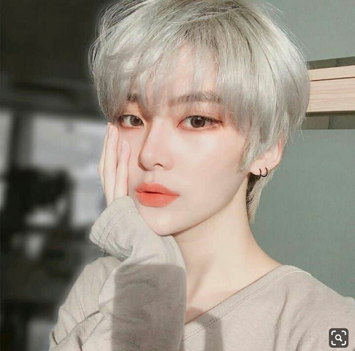 Томбой стрижка айдол