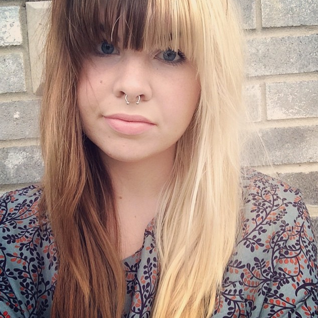 Окрашенная челка в белый