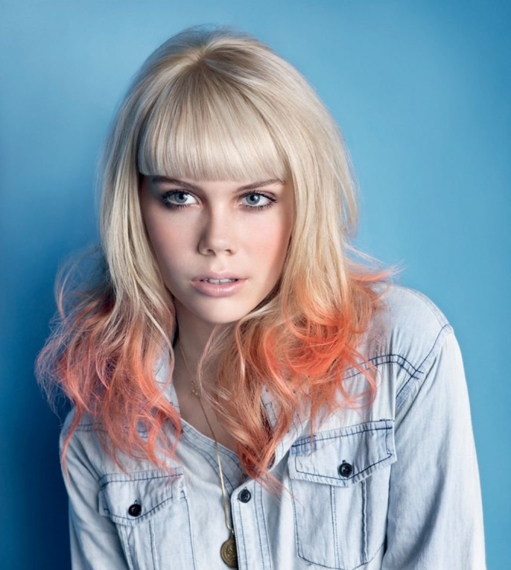 Окрашевание чёлки в белый