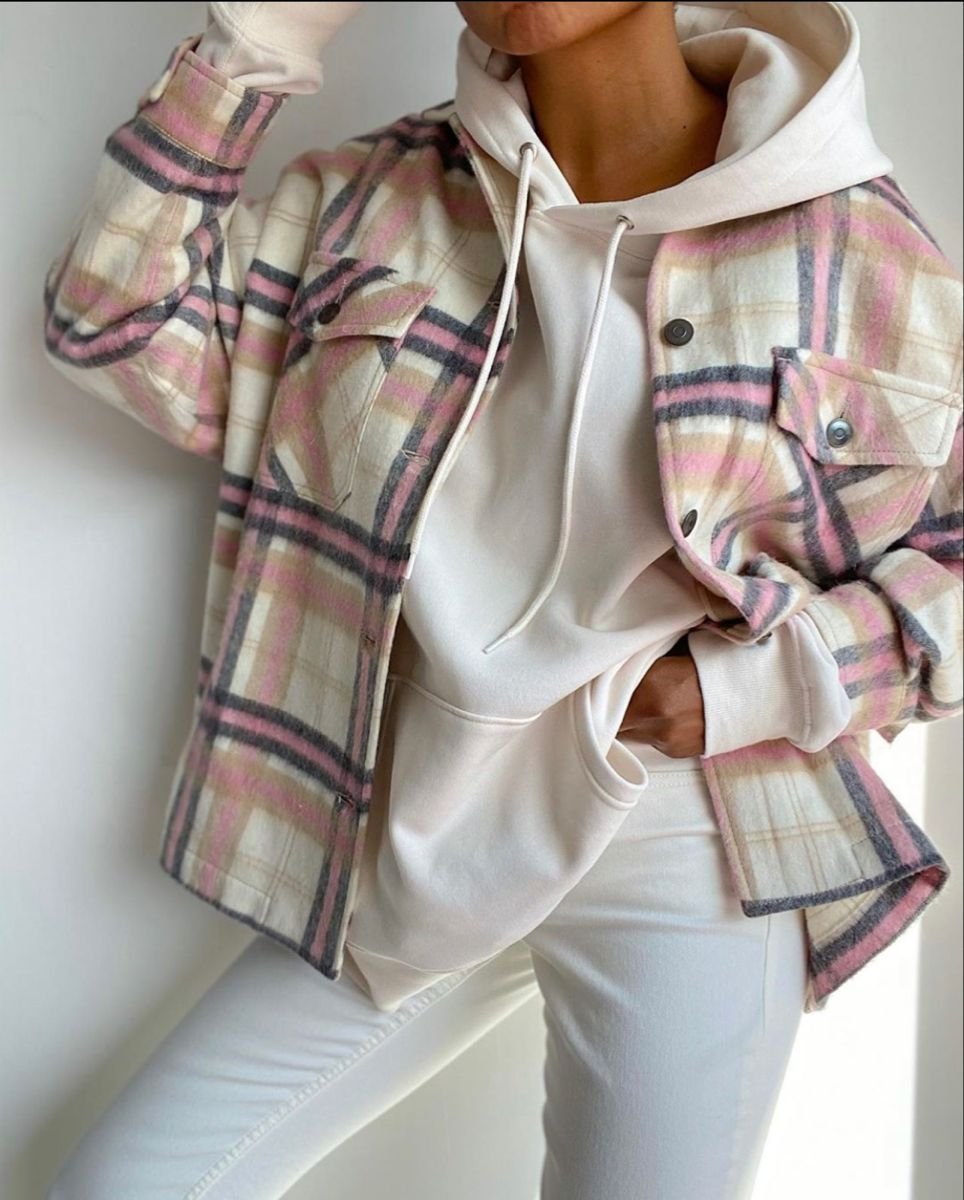 Лук с черной дубленкой