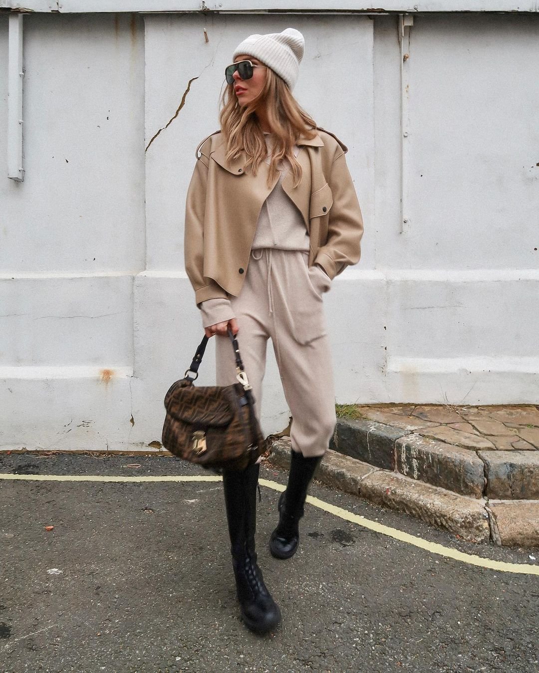 Стильные образы со спортивным костюмом