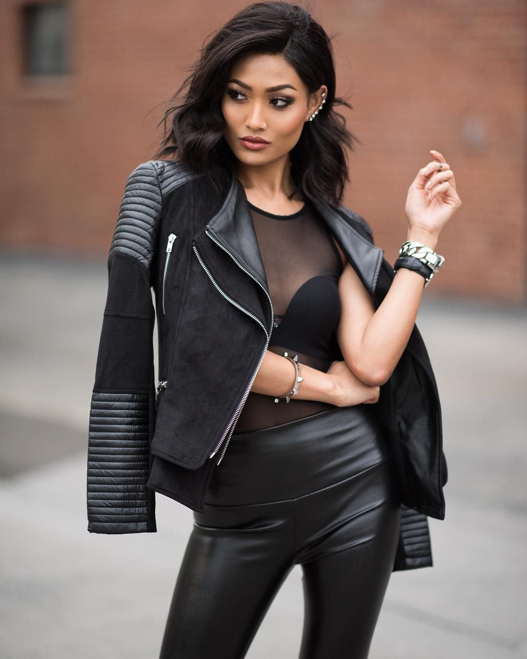 Эшли Кэмпбелл в Кожанке