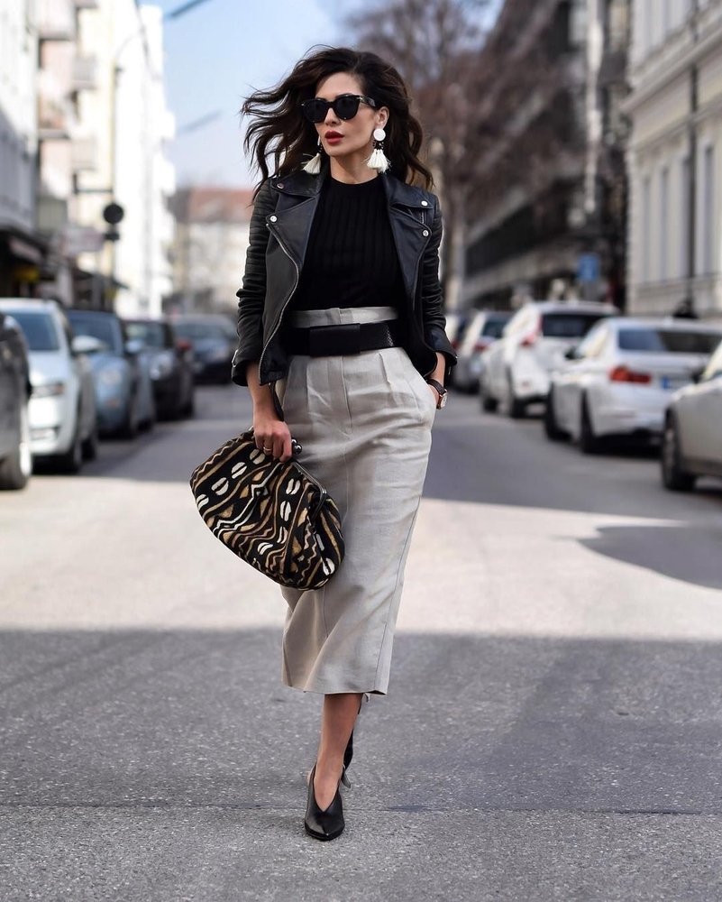 Девушка в кожаной куртке