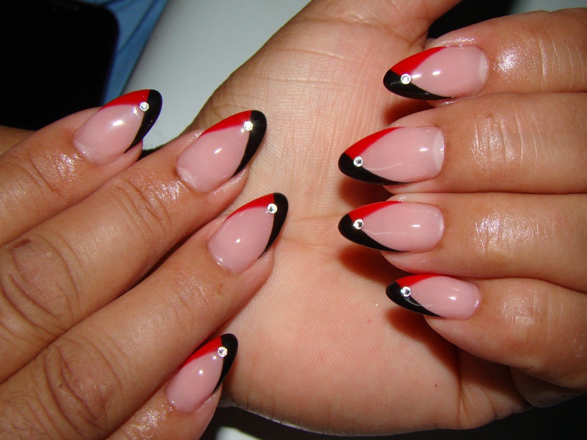 Красный френч на миндалевидных