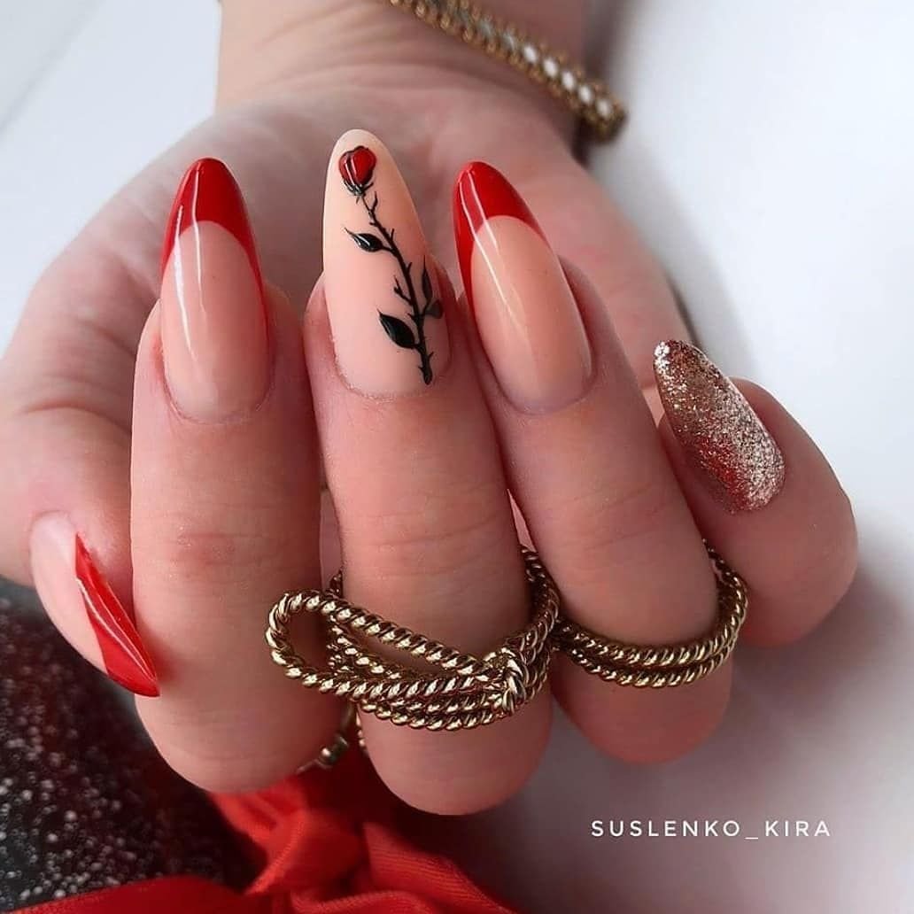 Красный френч на ногтях