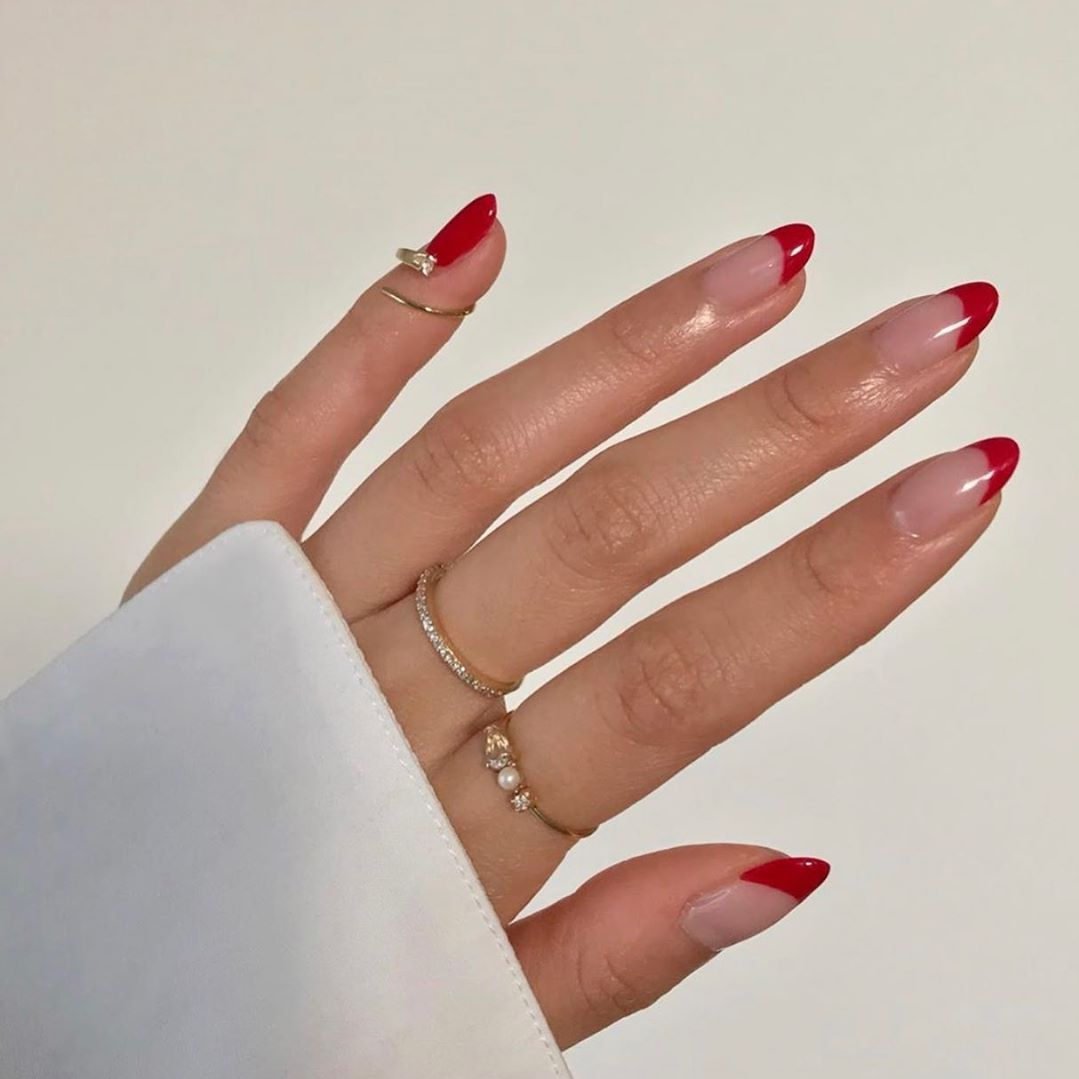 Красный френч на миндалевидных