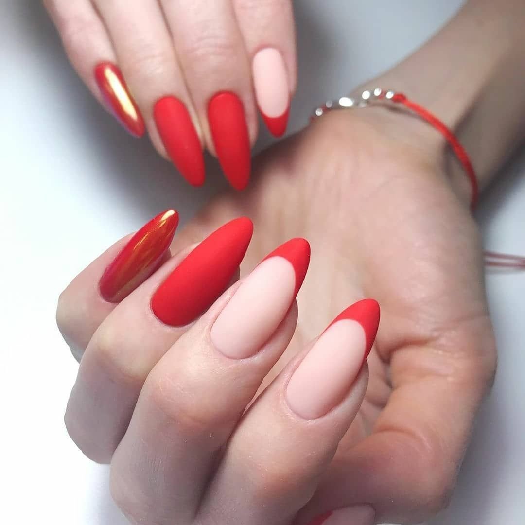 Красивый красный маникюр