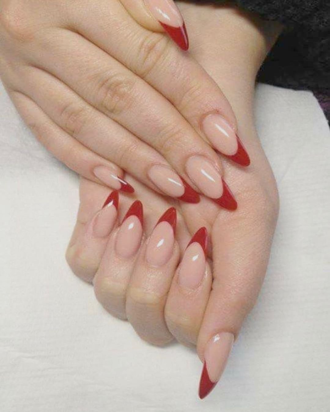 Френч красный с черным