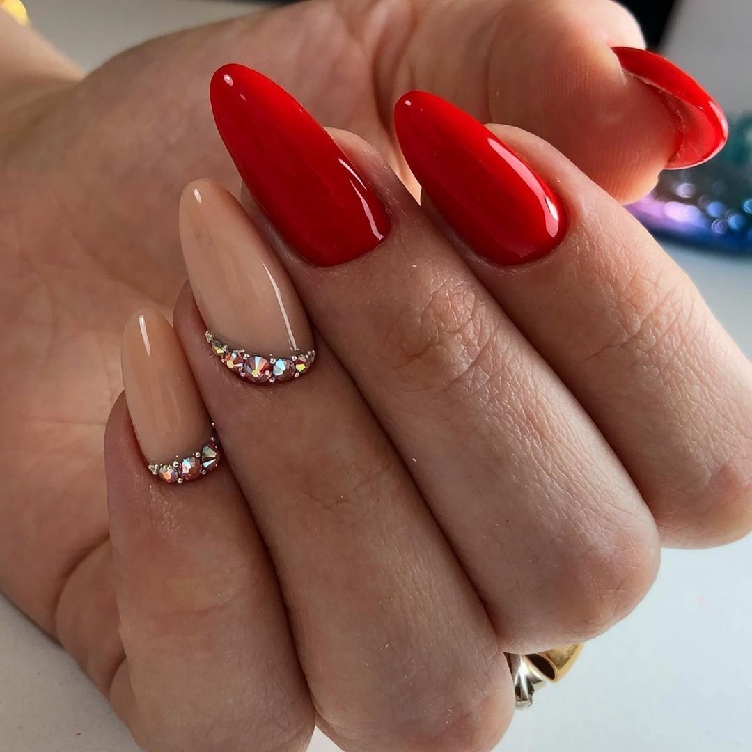 Красный френч миндаль