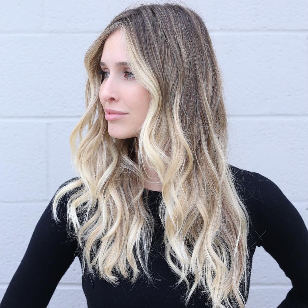 Саетлые прчли на русых волосах