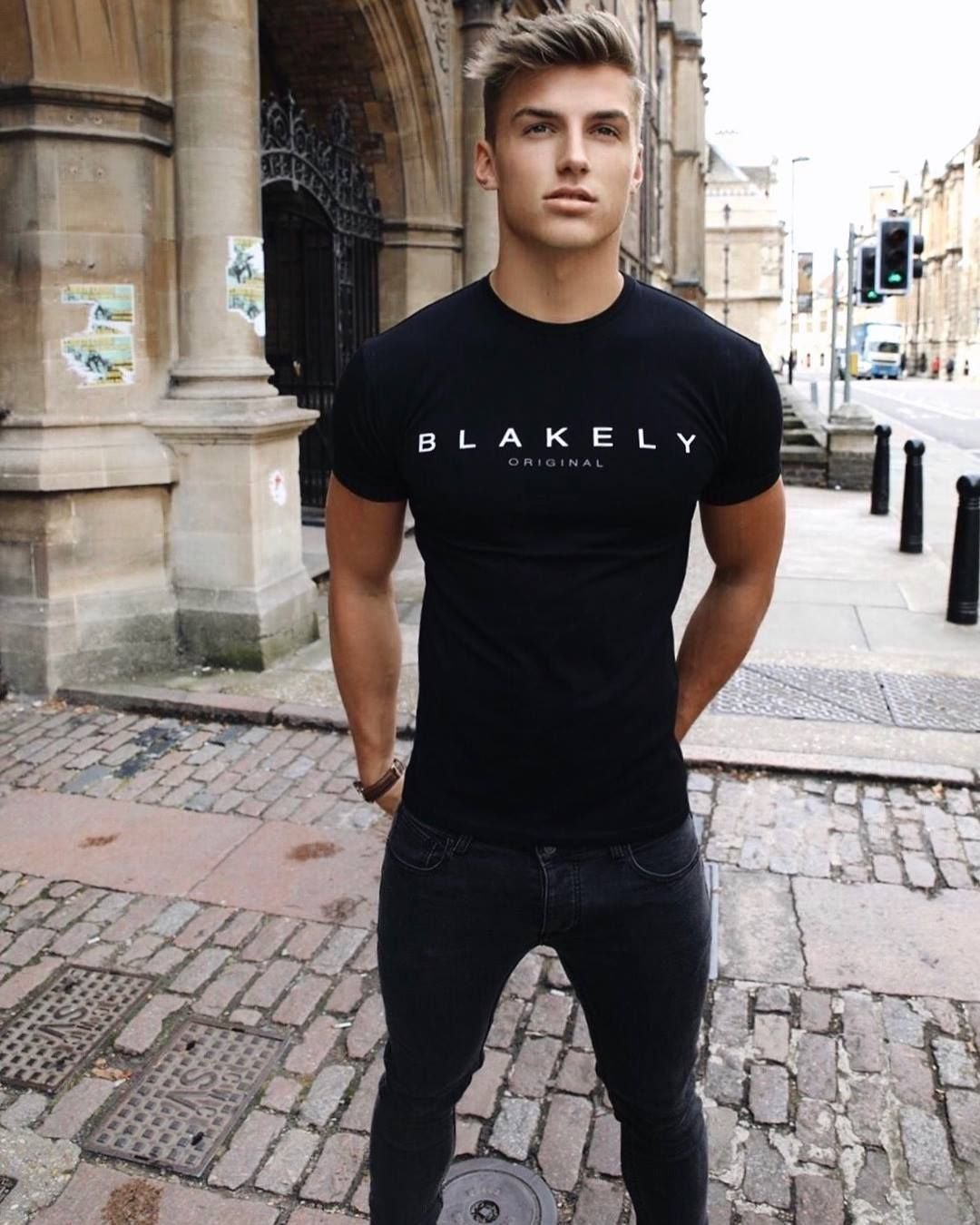 Стильная одежда для мужчин 35-40