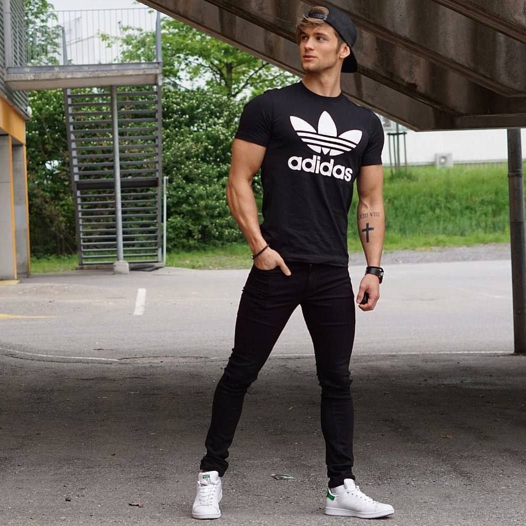 Кепка с кожаной курткой мужчине